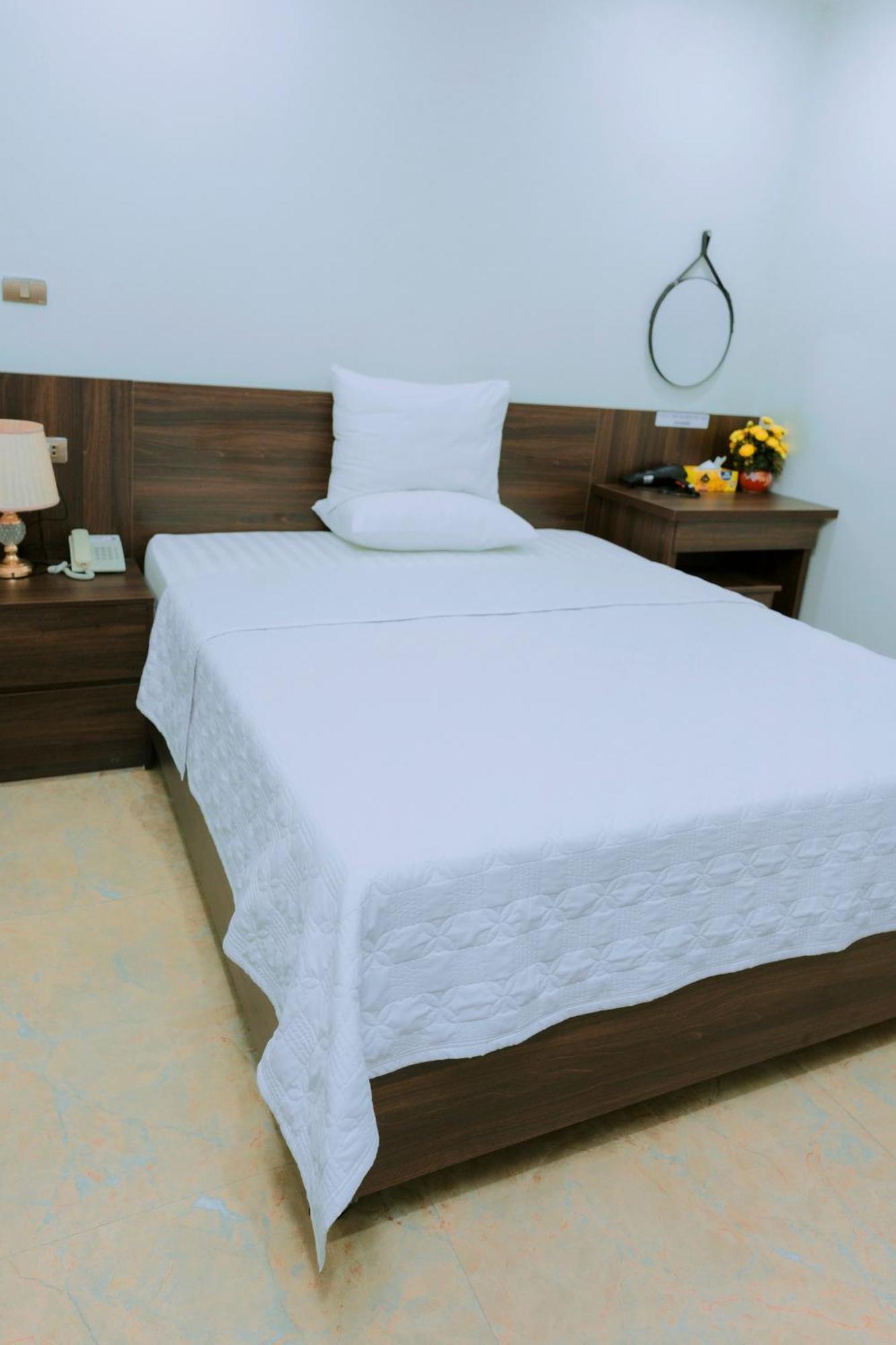 Thu Ha Hotel Uong Bi Luaran gambar
